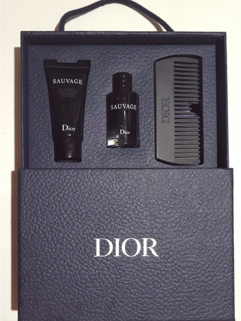 DIOR  Sauvage Grooming Set Cologne + Lotion + Comb
